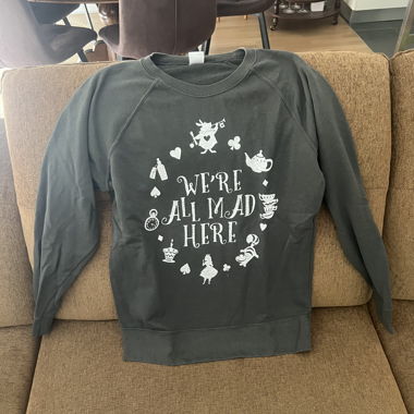 Pull Alice au pays des merveilles 