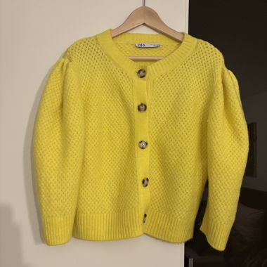 Gelbe Zara Strickjacke mit Knöpfen