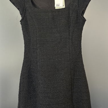 Robe noire en bouclé
