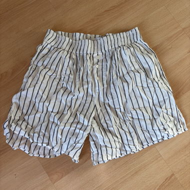 Short Bershka rayé