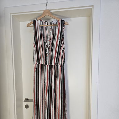 Robe rayée rouge blanc noir