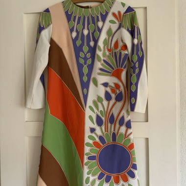 Abito vintage anni 70, con fantasia colorata 