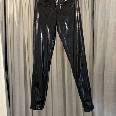Pantalon noir effet laque 032c