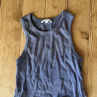 Subdued Top