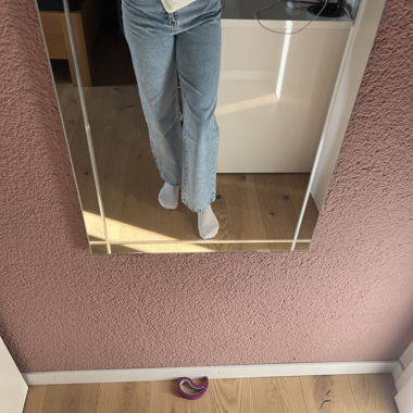 Wide-leg jeans