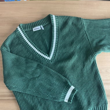 Oversized green pullover