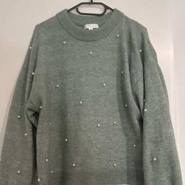 Pullover mit Perlen