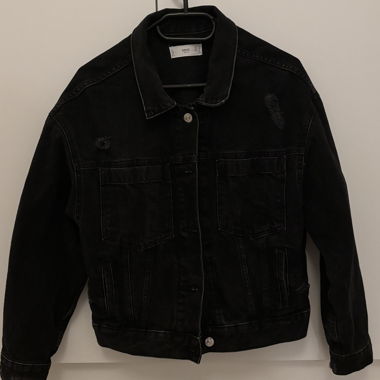 Schwarze Lederjacke MANGO