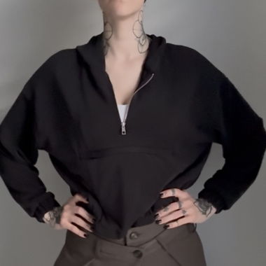 Oysho Schwarzer Cropped Hoodie mit Halbzip