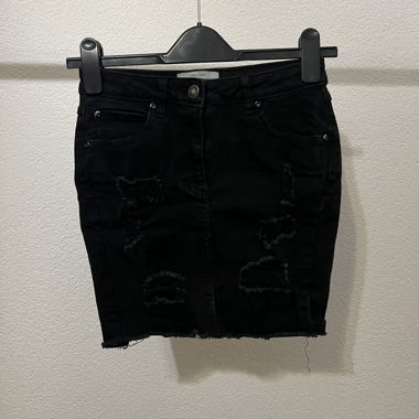 Jupe en jean noir NEW LOOK, taille 38, comme neuf!