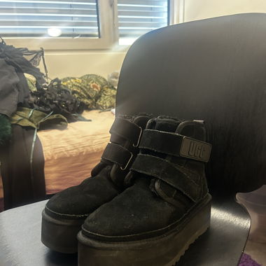 UGG original à scratch noires