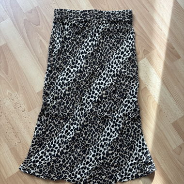 Leopard Print Midi Skirt