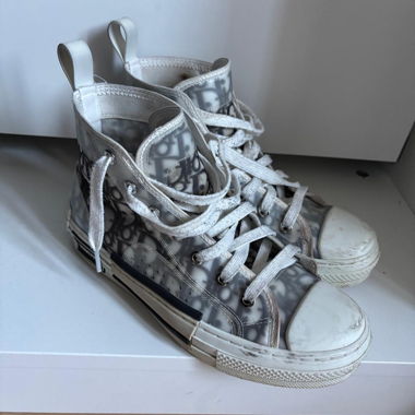 Sneaker alte bianche con motivo monogram