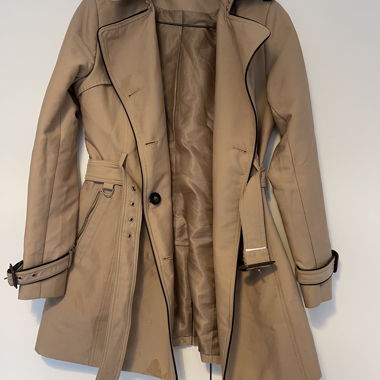 Trench-coat