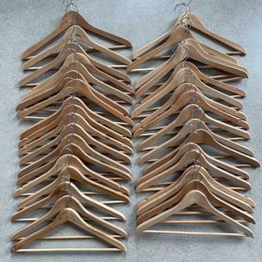 Holzkleiderbuegel Set
