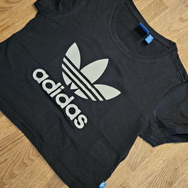 T-shirt adidas corto