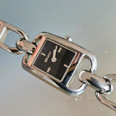 Uhr von DKNY