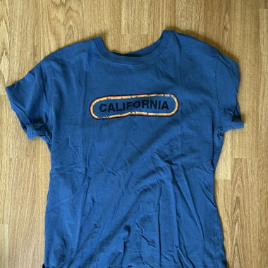 T-shirt bleu avec impression