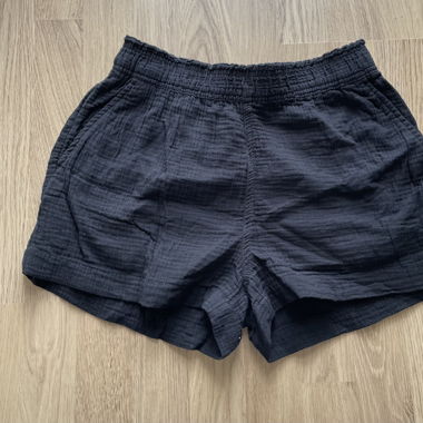 Black H&M Shorts with side pockets