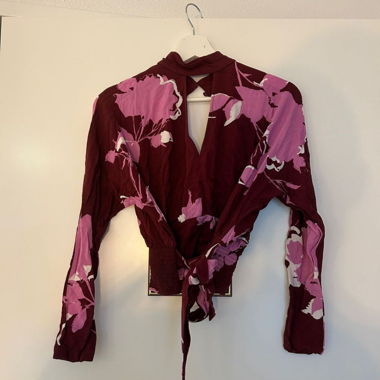 Schucke blouse with back cutout
