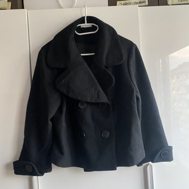 Black short coat