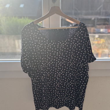 T-shirt a pois