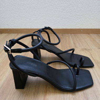 Guess Sandaletten mit Blockabsatz, schwarz