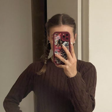 brauner Pulli
