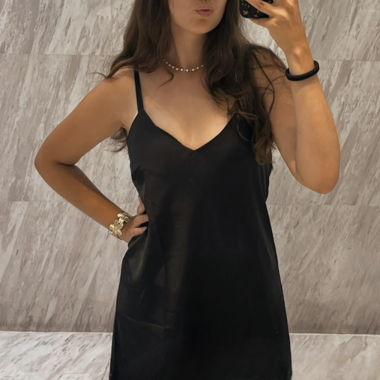Schwarzes Spaghettiträger-Kleid