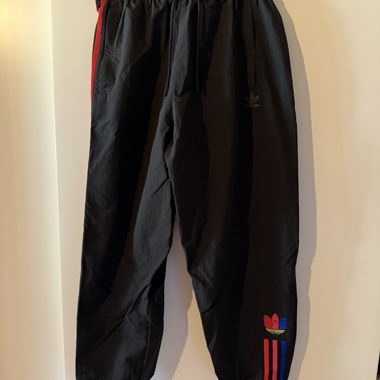 Trackpants