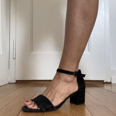 Schwarze Sandaletten mit Absatz