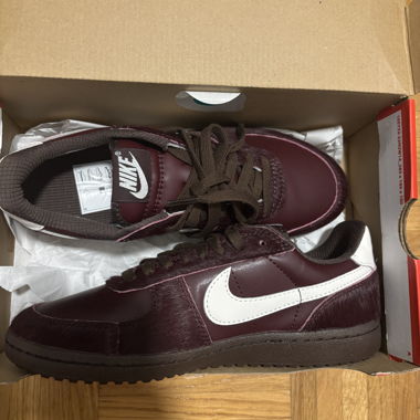 Nike Bordeaux Sneakers