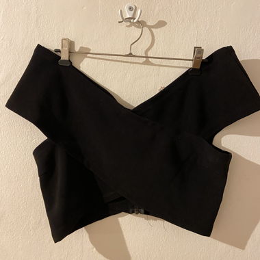 Off-Shoulder Crop-Top
