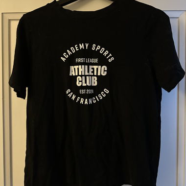 Schwarzes Shirt