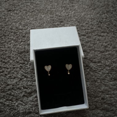 Gold-Coloured Heart Earrings with Stones