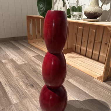 Rote Holzvase