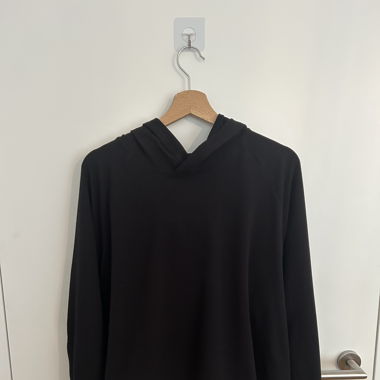 ON running MOVEMENT hoodie 