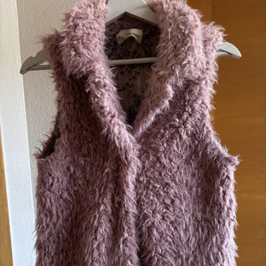 Pinkes flauschiges Gilet 