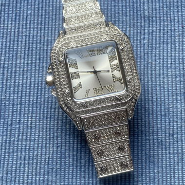 Dadanum Diamonds Zircons Watch