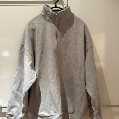 Brandy Melville sweater