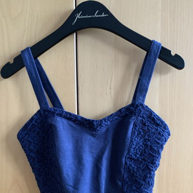 Croptop mit Spitzendetails
