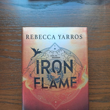 Iron Flame - Rebecca Yarros