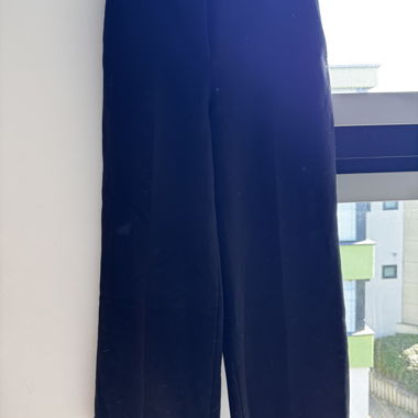 Pantaloni neri ampi