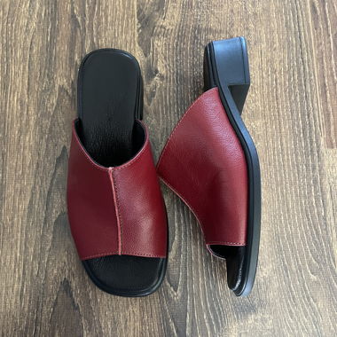 Mules à enfiler en cuir rouge