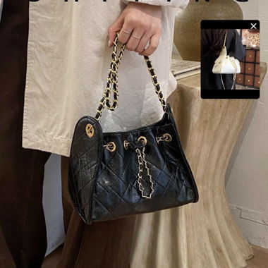 Schwarze Chain-Shoulderbag