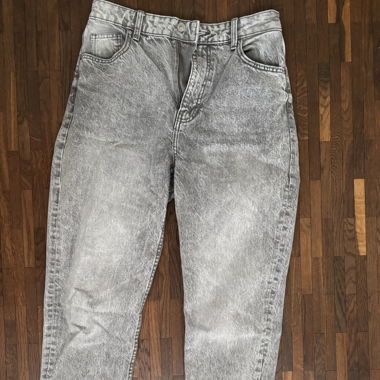 loose grey jeans
