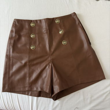 Short marron effet cuir Zara
