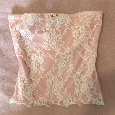 pinkes tube top mit blumen