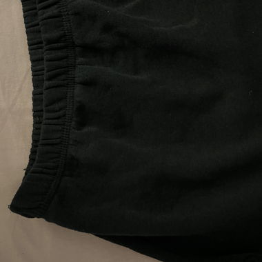 Schöner Dunkelgrüner Hoodie mit hohem Bund