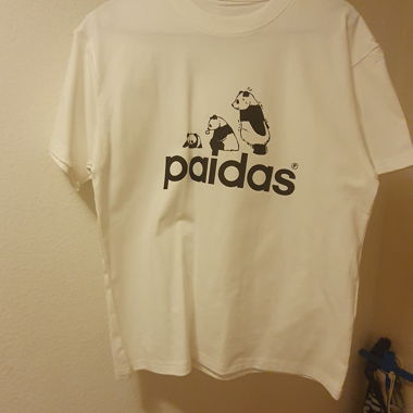 T-shirt blanc Paidas avec imprimé panda